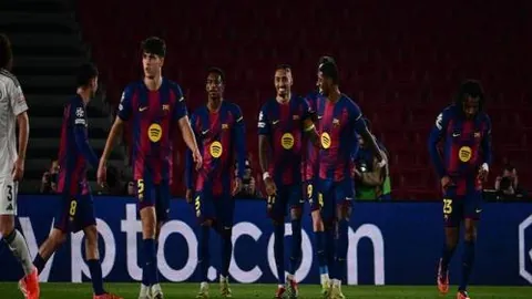 拜仁3-0大胜不莱梅，格雷茨卡刷新纪录，莱万打破进球荒